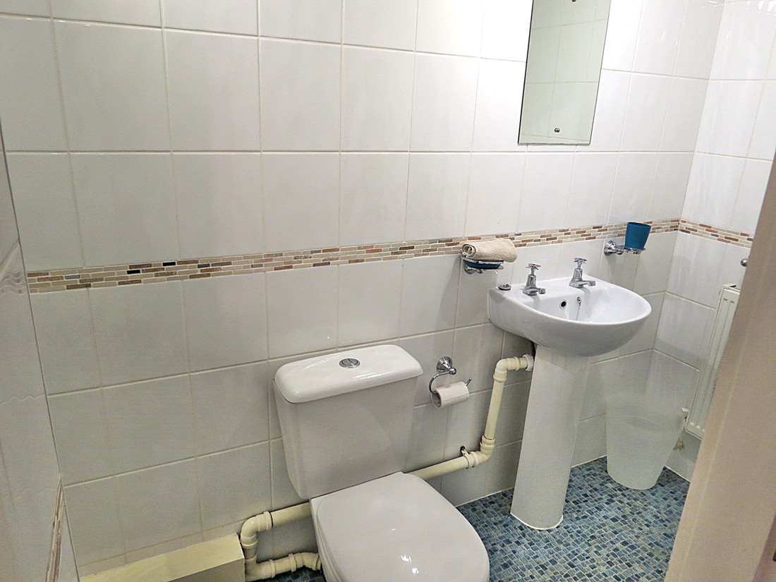 Bed 1 Ensuite Shower Room